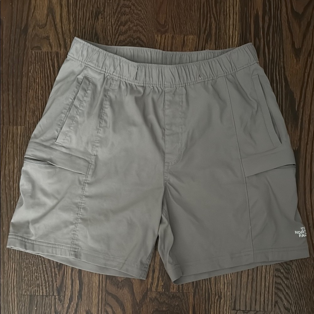 The North Face Men's Cargo Shorts - Light Gray